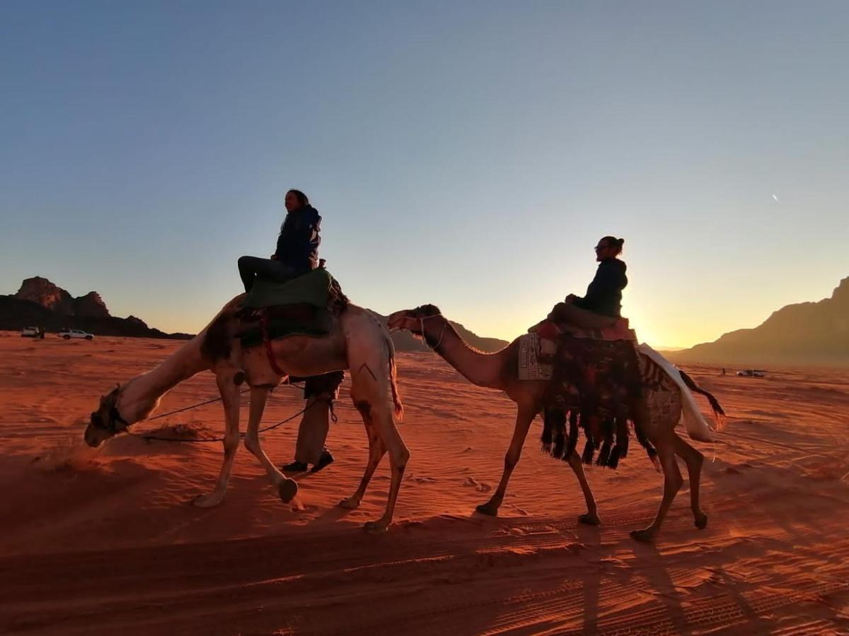 Wadi Rum Meteorite Camp Bed & Breakfast Exterior photo