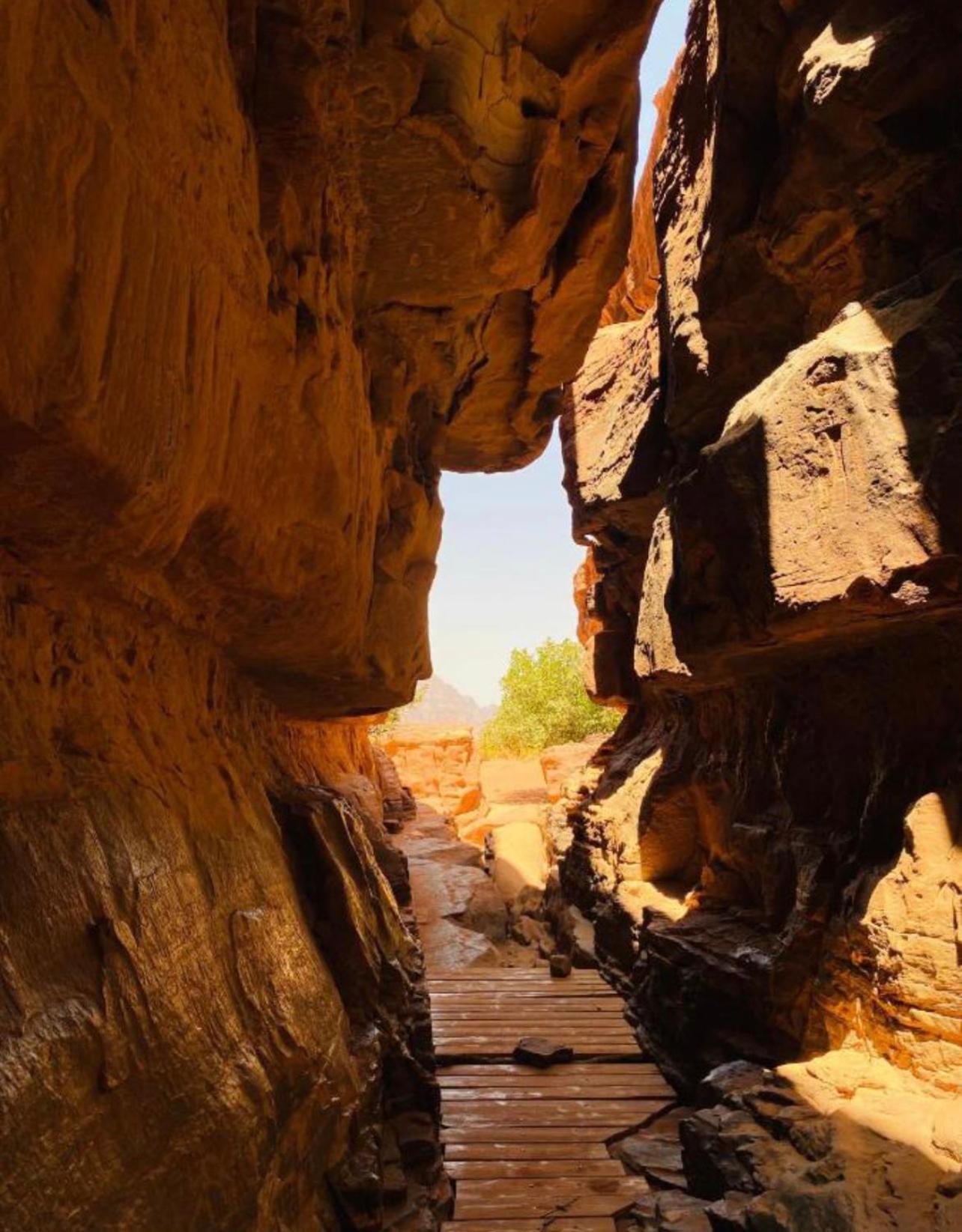 Wadi Rum Meteorite Camp Bed & Breakfast Exterior photo