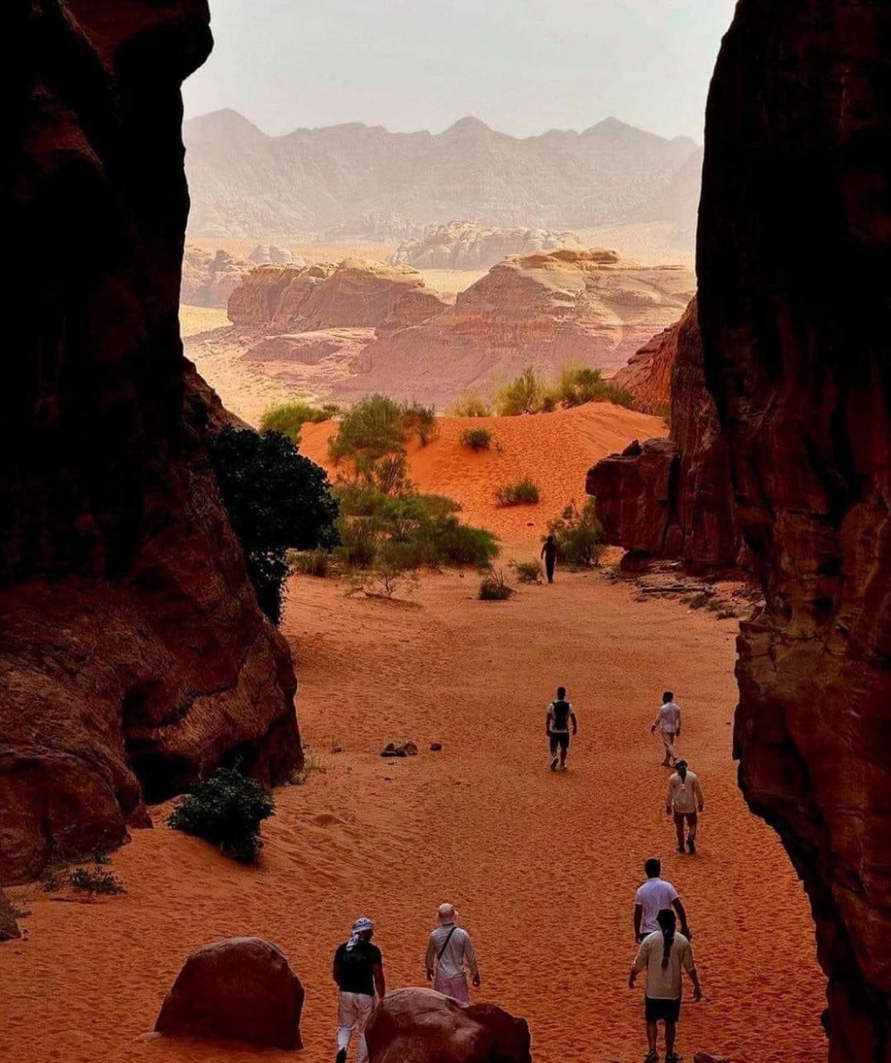 Wadi Rum Meteorite Camp Bed & Breakfast Exterior photo